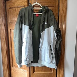 Nike Men's Olive and White Windbreaker